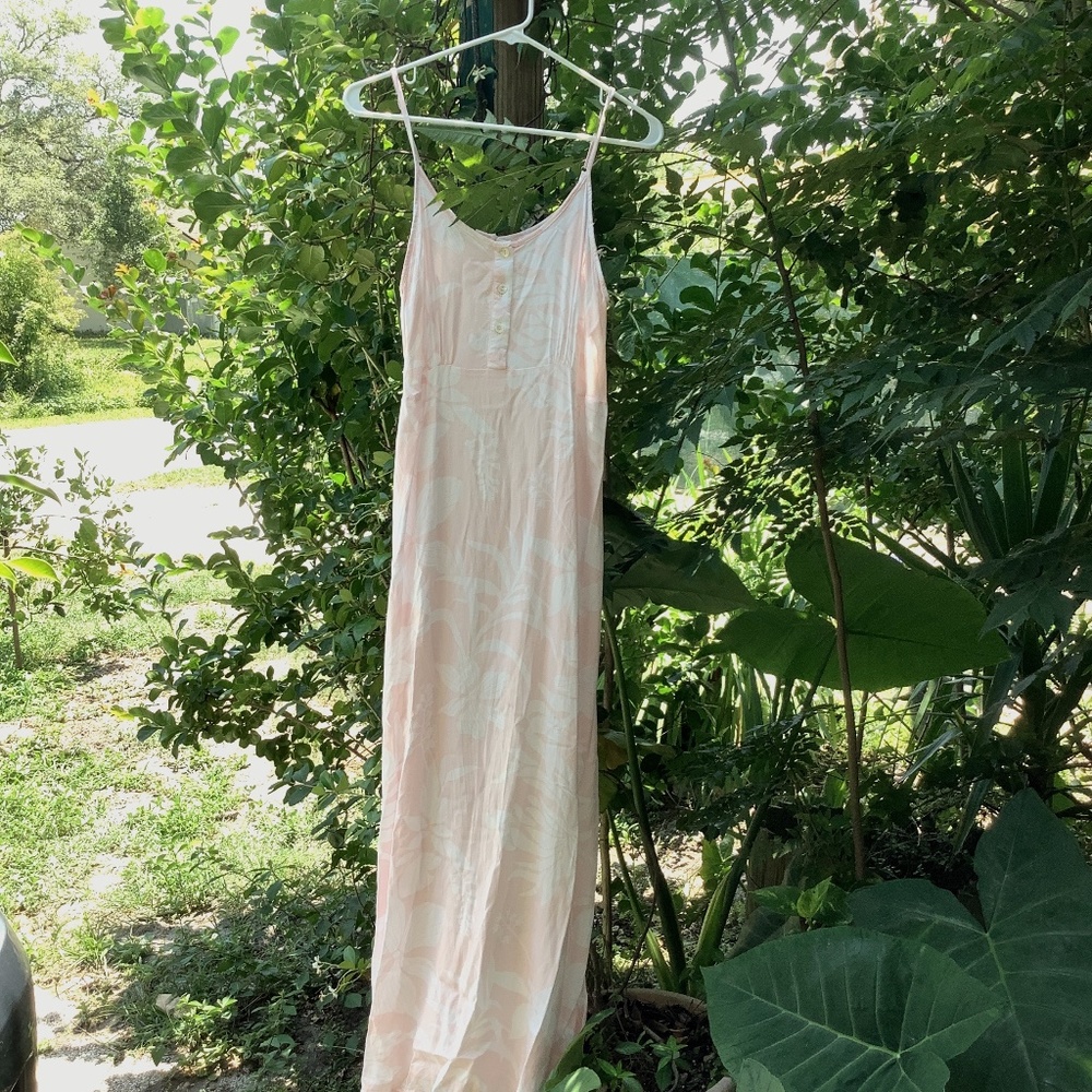 Kiwi Punch maxi spaghetti strap dress. Size large & has adjustable straps.